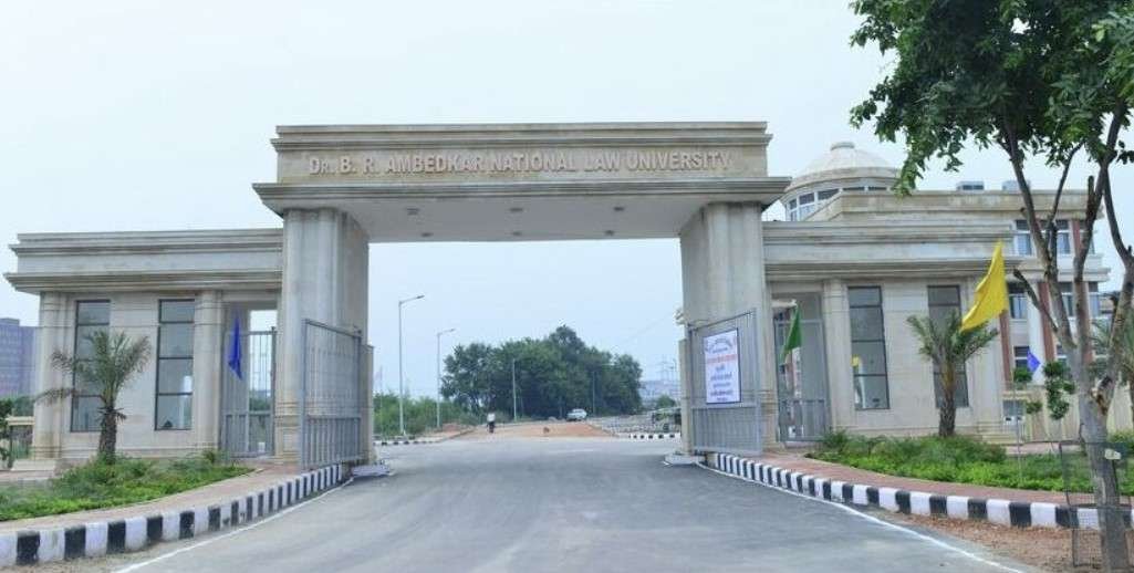 Public Vs Private Law Colleges in India: Pro and Cons